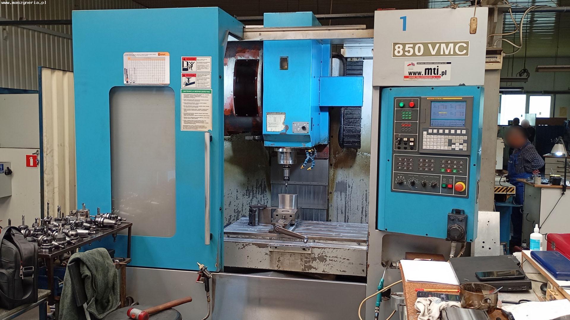 Centro di lavoro verticale CNC DUGARD EAGLE 850 VMC in vendita - foto 1